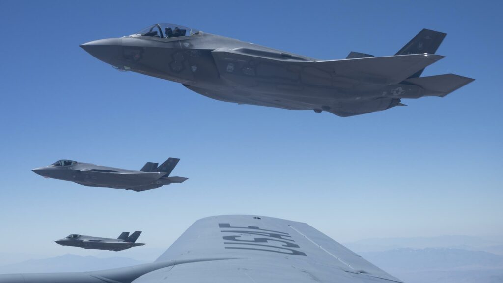 F-35 εναντίον S-400: Η ώρα για τη «δοκιμή του αιώνα» πλησιάζει - Media