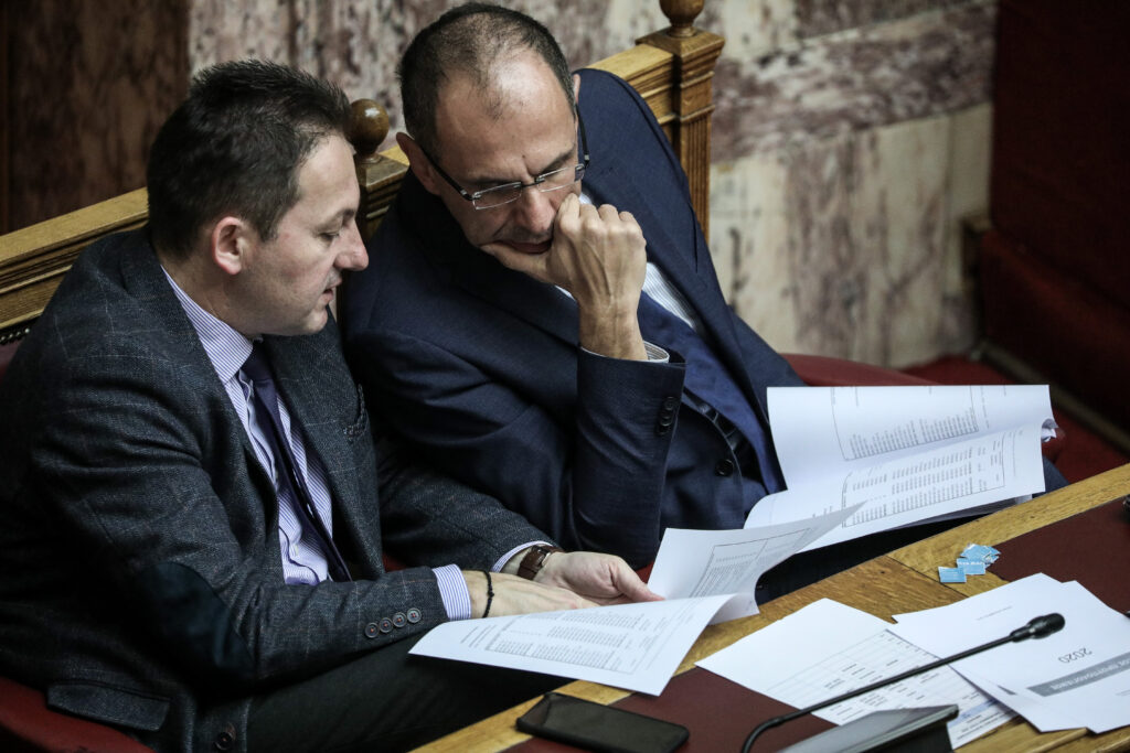 «Αδειάζει» Πέτσα ο Γεραπετρίτης: Στη δημοσιότητα σύντομα τα ποσά που δόθηκαν σε ΜΜΕ - Media