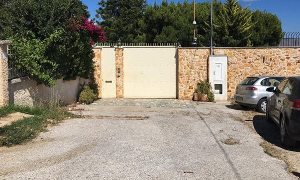 «Μαϊμού» γιατρός: Η 34χρονη αξιωματικός της ΕΛ.ΑΣ. που «έπιασε» τον 47χρονο - Media