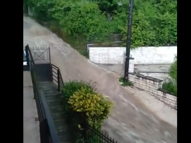 Ιωάννινα: Κινδύνεψαν ζωές από πρωτοφανή πλημμύρα σε χωριό του νομού (Video) - Media