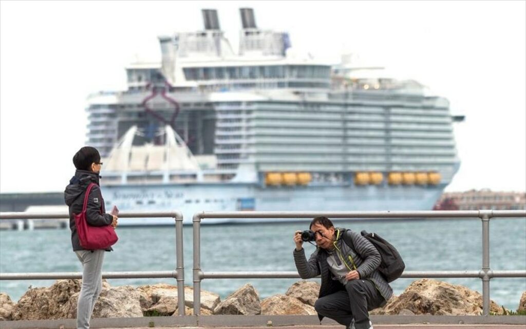 Κλειστά τα Ισπανικά λιμάνια για τα κρουαζιερόπλοια, παρά το άνοιγμα του τουριστικού τομέα - Media