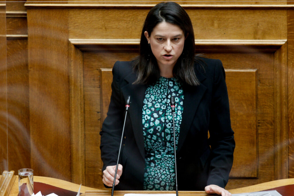 Κεραμέως: «Υποχρεωτική η μάσκα στα παιδιά από το νηπιαγωγείο - Αποδεχόμαστε την εισήγηση των επιστημόνων» (Video) - Media