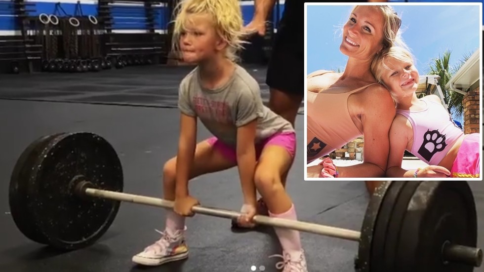 Μητέρα εξουθενώνει την 7χρονη κόρη της στη γυμναστική – Τη βάζει να σηκώνει 40 κιλά – Έξαλλο το διαδίκτυο (Videos) - Media