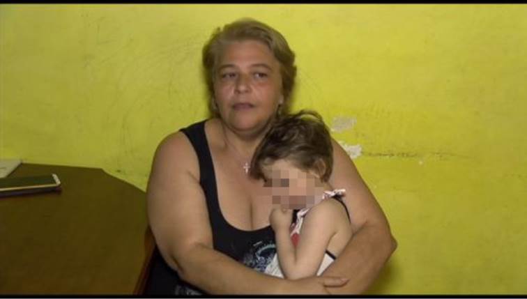 Κραυγή αγωνίας από μητέρα μικρού κοριτσιού: Γιατί πρέπει να βλέπω το παιδί μου να πεθαίνει αργά; (Video) - Media