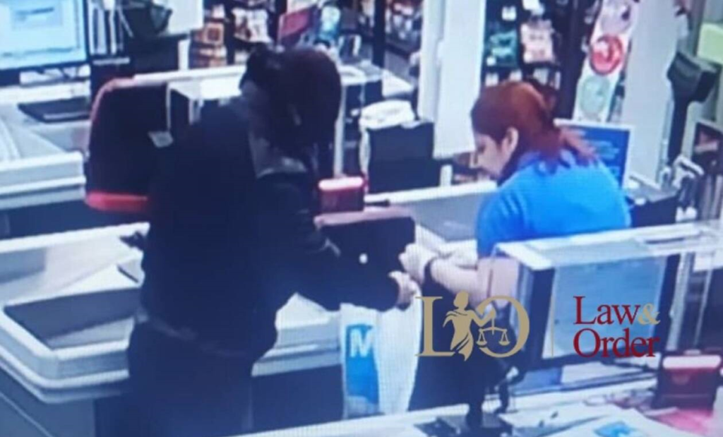 Περιστέρι: «Επαγγελματική» ληστεία σε σούπερ μάρκετ - Γιατί η ΕΛΑΣ εστιάζει στο όπλο του δράστη (Photos) - Media