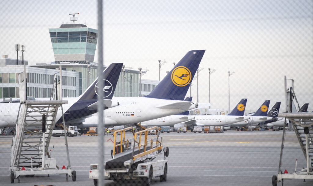 Γερμανία: Δίνουν 9 δισ. ευρώ για τη διάσωσή της αλλά η Lufthansa ετοιμάζει 22.000 απολύσεις - Media