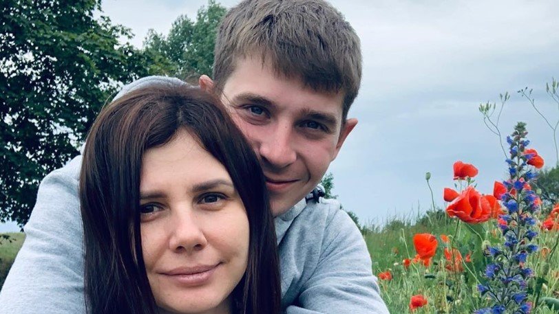 Ρωσίδα influencer ανακοίνωσε πως είναι έγκυος στο παιδί του θετού της γιου (Photos) - Media