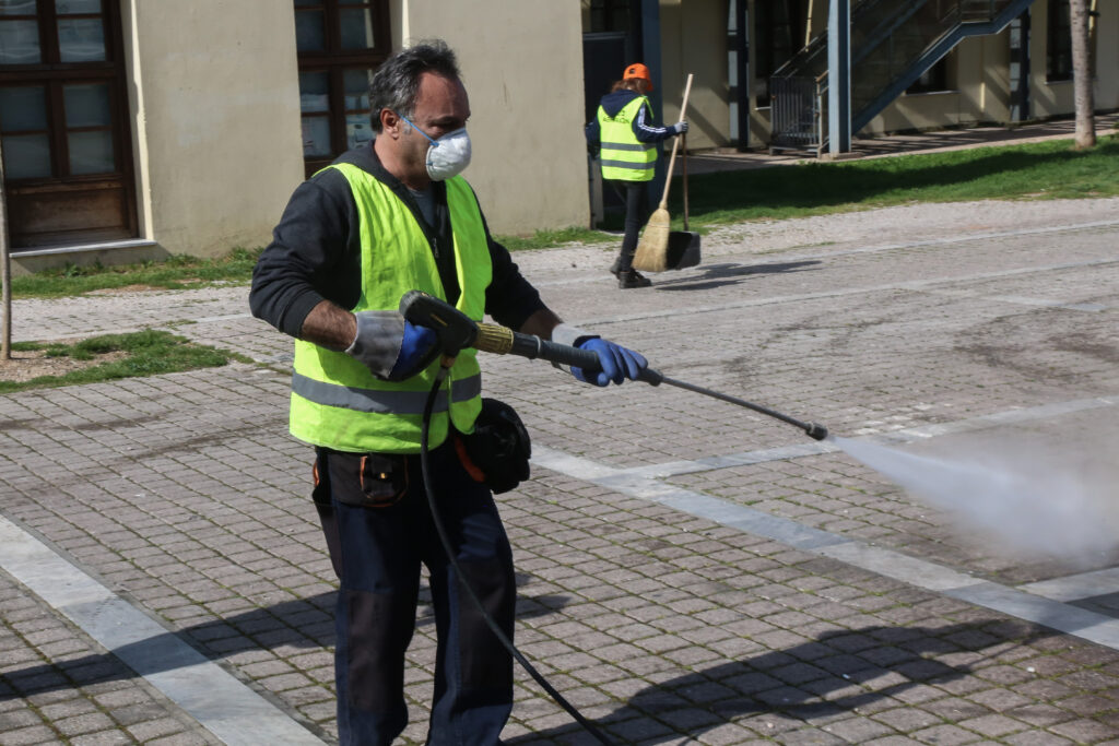 Κοινωφελής εργασία: Aπό αναβολή σε αναβολή και καλό... Ιούλιο η προκήρυξη για 36.500 ανέργους  - Media