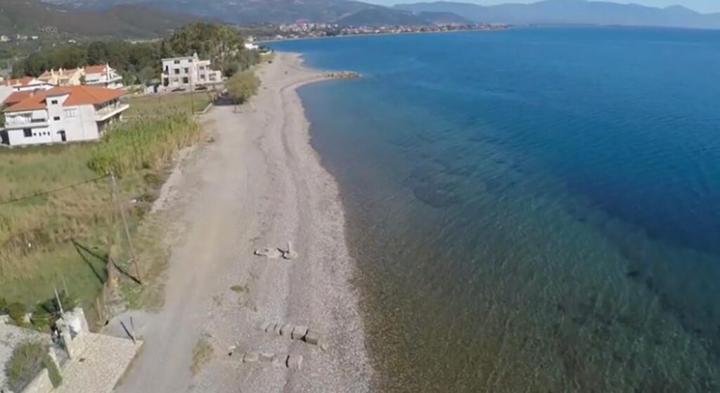 Δυτική Ελλάδα: Ανδρας προσπάθησε να βιάσει 45χρονη σε παραλία της Ναυπάκτου - Media