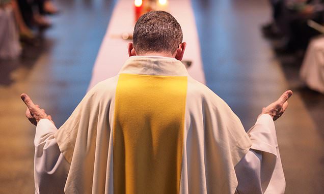 Τουλάχιστον 3.000 παιδιά έχουν κακοποιηθεί σεξουαλικά από ιερείς της Γαλλικής Εκκλησίας - Media
