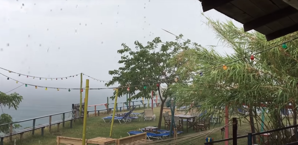 Η κακοκαιρία «χτύπησε»: «Άνοιξαν οι ουρανοί» στη Χαλκιδική, υπερχείλισε ρέμα στις Σέρρες (Videos) - Media