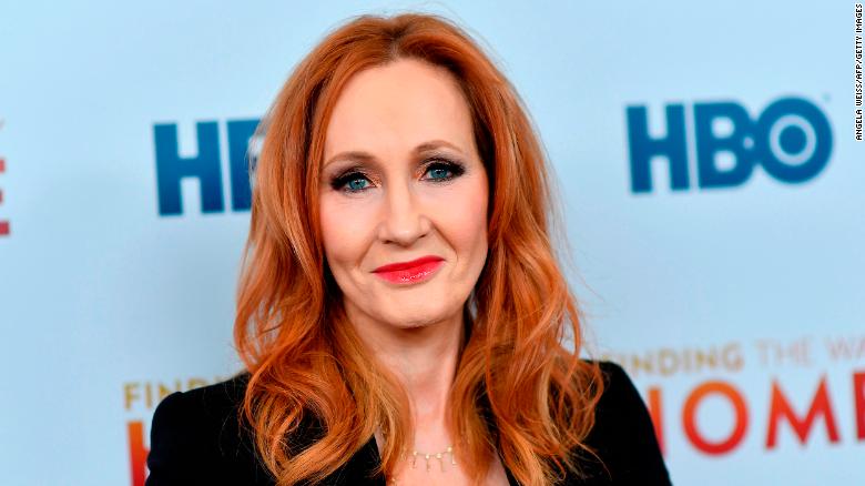 «Τη χτύπησα αλλά δεν το μετανιώνω», δηλώνει ο πρώην άνδρας της JK Rowling - Σάλος με πρωτοσέλιδο της Sun - Media