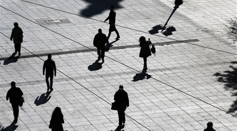 «Τσεκούρι» στο δώρο Χριστουγέννων για χιλιάδες εργαζόμενους - Media