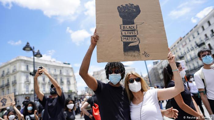 Η Ευρώπη διαδηλώνει ενάντια στον ρατσισμό - Μεγάλες κινητοποιήσεις σε πολλές χώρες - Media