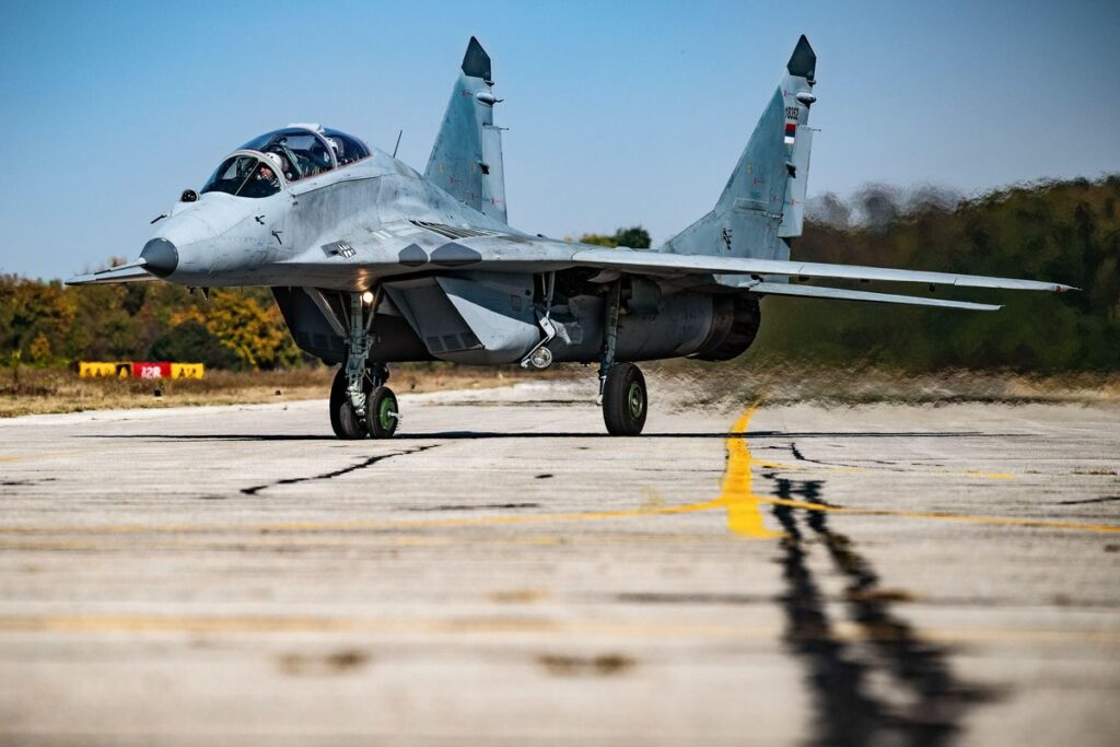 Λιβύη-Forbes: Μισθοφόροι ρωσικής ιδιωτικής εταιρείας πιλοτάρουν τα Mig και Sukhoi στο πλευρό του Χάφταρ; - Media