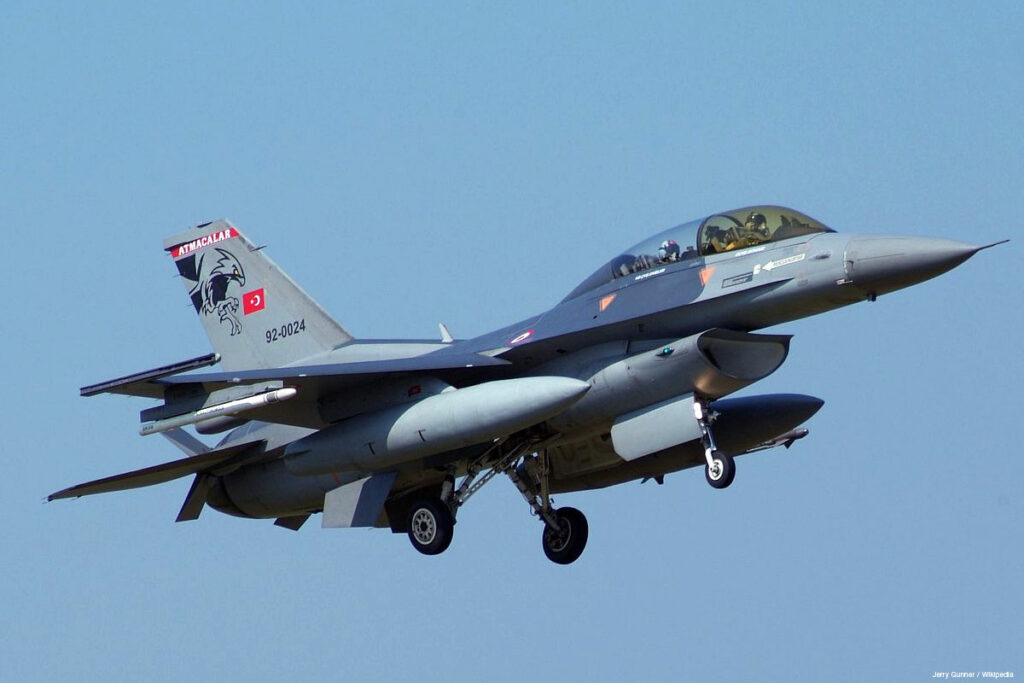 Η «ρωσική» παγίδα: Γιατί τα τουρκικά F-16 δεν χτυπούν τις δυνάμεις του Χαφτάρ (Photo) - Media