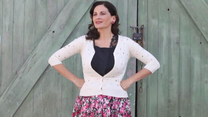 Άγριες Μέλισσες: Μεγάλη ανατροπή με τη Βιολέτα (Video) - Media