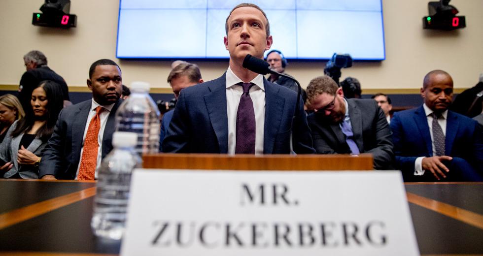 Διασυρμός: Το Facebook κατέβασε προεκλογικές διαφημίσεις του Τραμπ - Είχαν ναζιστικά σύμβολα! - Media