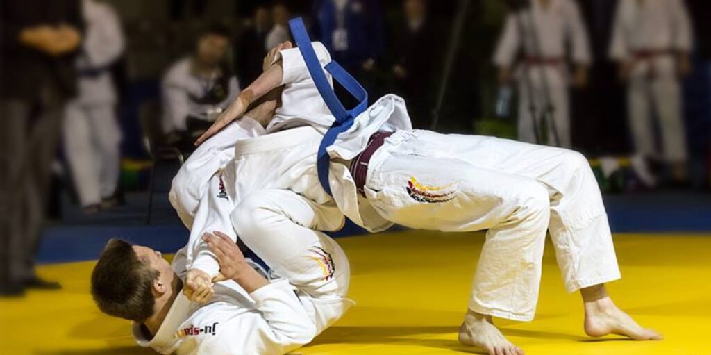 Μετά τη γιόγκα έρχεται… αφορισμός και για το Ζίου Ζίτσου - Media