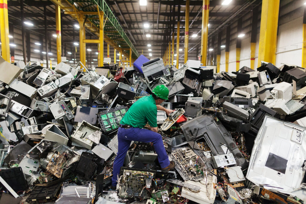 Η Ελλάδα παράγει ανά κάτοικο σχεδόν 17 κιλά ηλεκτρονικών αποβλήτων  τον  χρόνο - Media