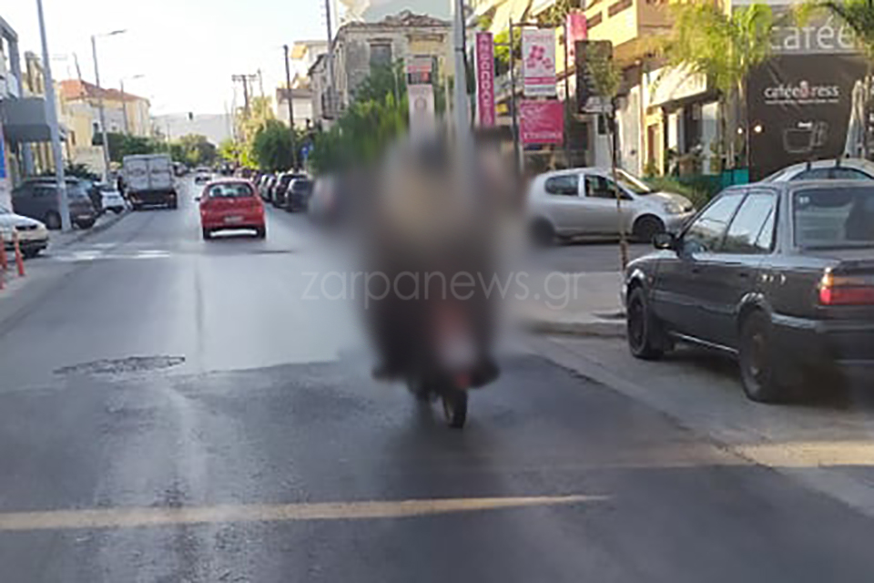 Έπος: Δείτε πώς κυκλοφορούσε με το μηχανάκι του στο κέντρο των Χανίων (Photo) - Media