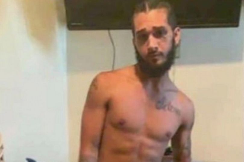 Συνελήφθη ο άνδρας που γονάτισε πάνω στο λαιμό βρέφους (Photos) - Media