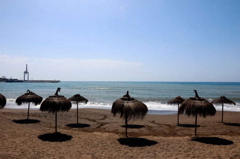 Ασυγκράτητο ζευγάρι στην Ισπανία: Έκανε σεξ σε παραλία μπροστά σε παιδιά και τουρίστες - Media