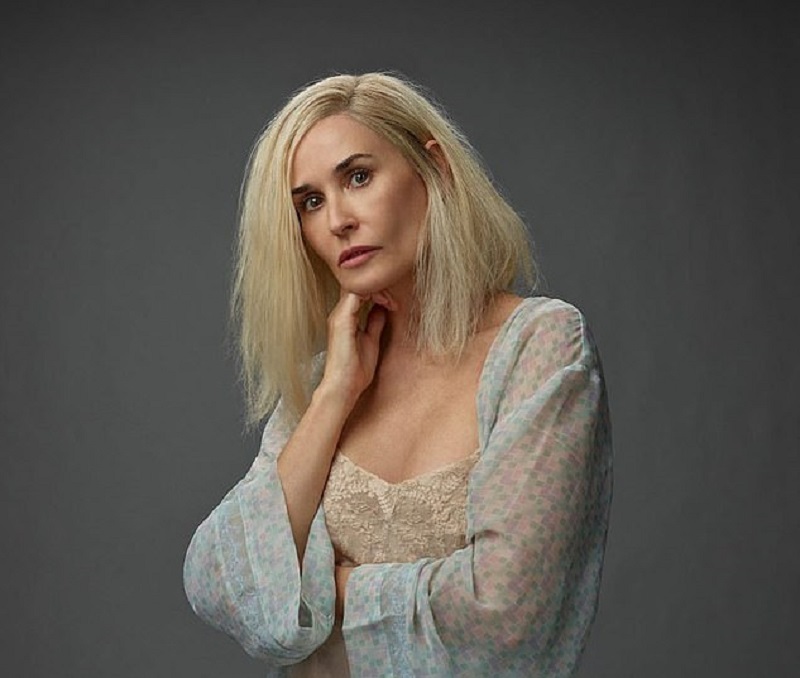 Σκηνές από τα παρασκήνια: Πώς η Ντέμι Μουρ έγινε ξανθιά (Video) - Media