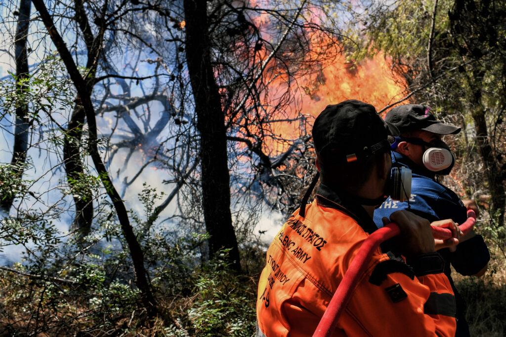 Σε ύφεση η φωτιά στις Κεχριές Κορινθίας – Νεκρός άνδρας στη Φιγαλεία από άγνωστη αιτία (Videos) - Media