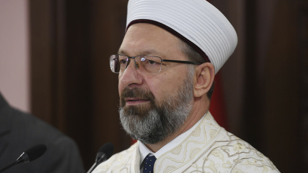 Τουρκία: Μήνυση κατά του ανώτατου ιμάμη Αλί Ερμπάς - Είχε πει «όποιος άλλαξε την χρήση της Αγίας Σοφίας είναι καταραμένος» - Media