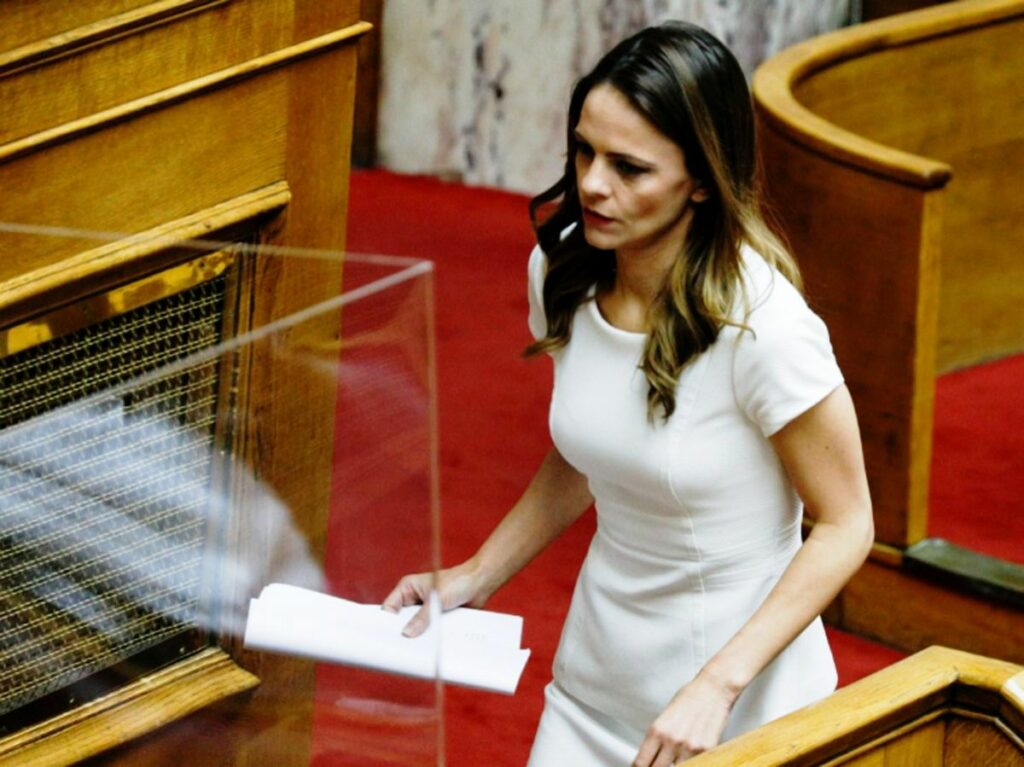 Αχτσιόγλου: Βάναυσο πλήγμα στους συνταξιούχους το «κούρεμα» αναδρομικών Μητσοτάκη - Media