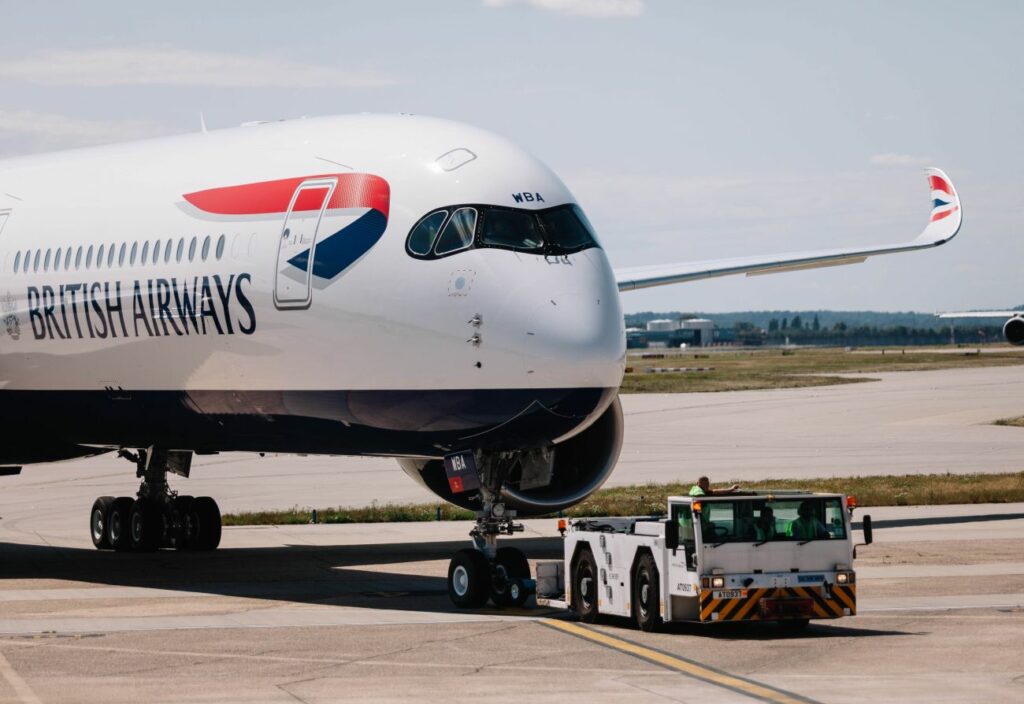 Βρετανικά αντίποινα: Υποχρεωτικά σε 14ήμερη καραντίνα όσοι ταξιδιώτες επιστρέφουν από Ελλάδα - Media
