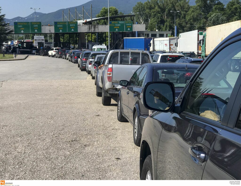 Η αθρόα εισαγωγή «γέρικων» μεταχειρισμένων οχημάτων διπλασίασε τη μέση ηλικία τους σε 10,5 έτη - Media