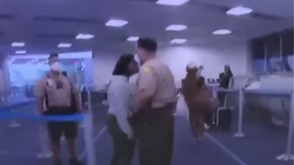 Mαϊάμι: Αστυνομικός γρονθοκοπεί Αφροαμερικανή επειδή του είπε «είσαι μαύρος» (Video) - Media