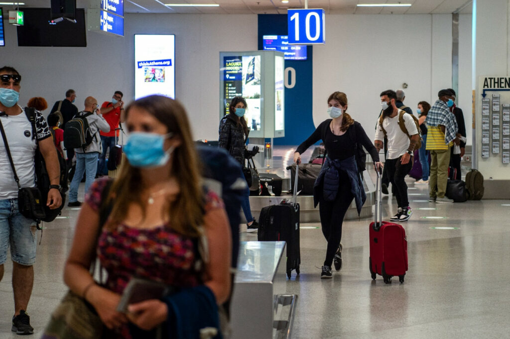 Με αρνητικό τεστ Covid-19 θα εισέρχονται στην Ελλάδα όσοι ταξιδεύουν αεροπορικώς από Βουλγαρία και Ρουμανία - Media