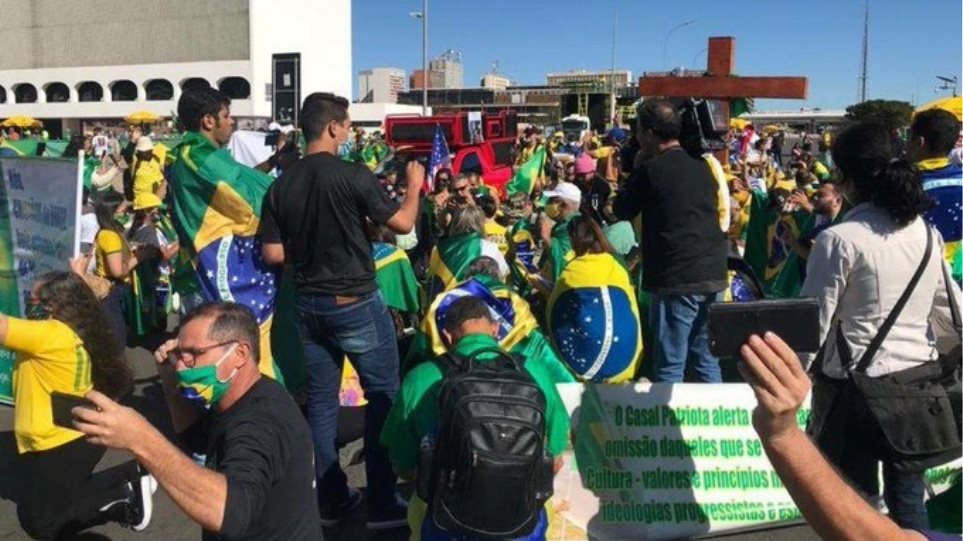 Βραζιλία: Διαδήλωση αλληλεγγύης στον Μπολσονάρου - Παραμένει σε καραντίνα - Media