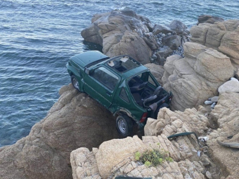 Μαύρες διακοπές για παρέα κοριτσιών στη Μύκονο: Σκοτώθηκε 18χρονη - Έπεσε στον γκρεμό το αυτοκίνητο - Media