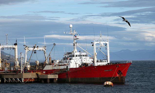 Μυστήριο: 57 ψαράδες βρέθηκαν θετικοί στον κορωνοϊό – Έμειναν 37 ημέρες ανοιχτά στη θάλασσα και πριν αποπλεύσουν ήταν όλοι αρνητικοί  - Media
