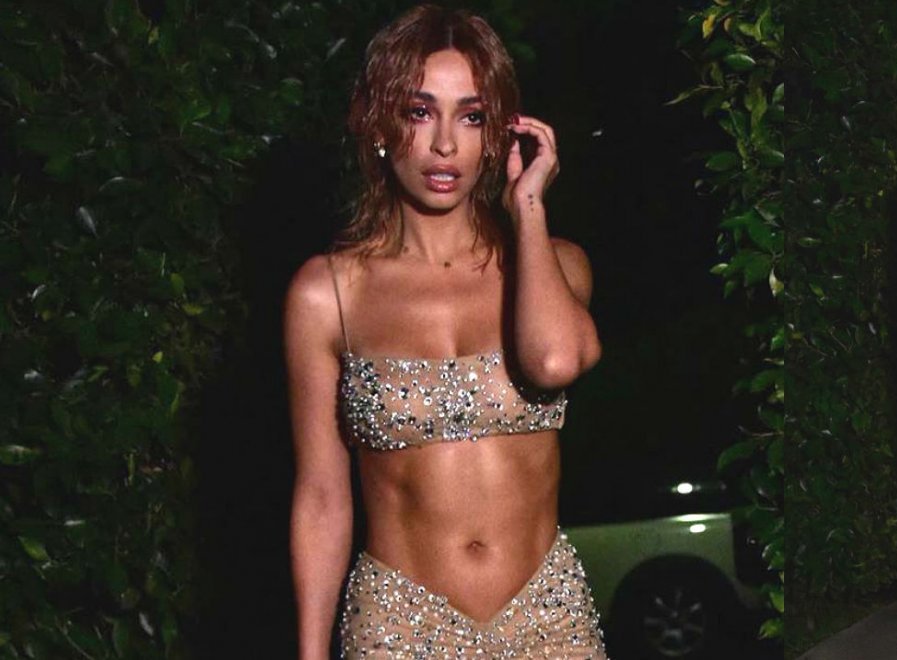 Η σέξι πόζα της Ελένης Φουρέϊρα με λεοπάρ μπικίνι (Photo) - Media