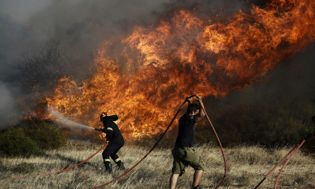 Εύβοια: Μεγάλη φωτιά για δεύτερη φορά στην Κάρυστο - Media