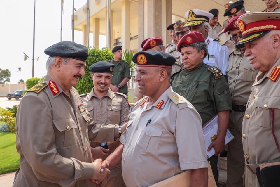 Ο Χαφτάρ αντεπιτίθεται: Συνάντηση με τους αρχηγούς του Εθνικού Στρατού της Λιβύης (Photos) - Media