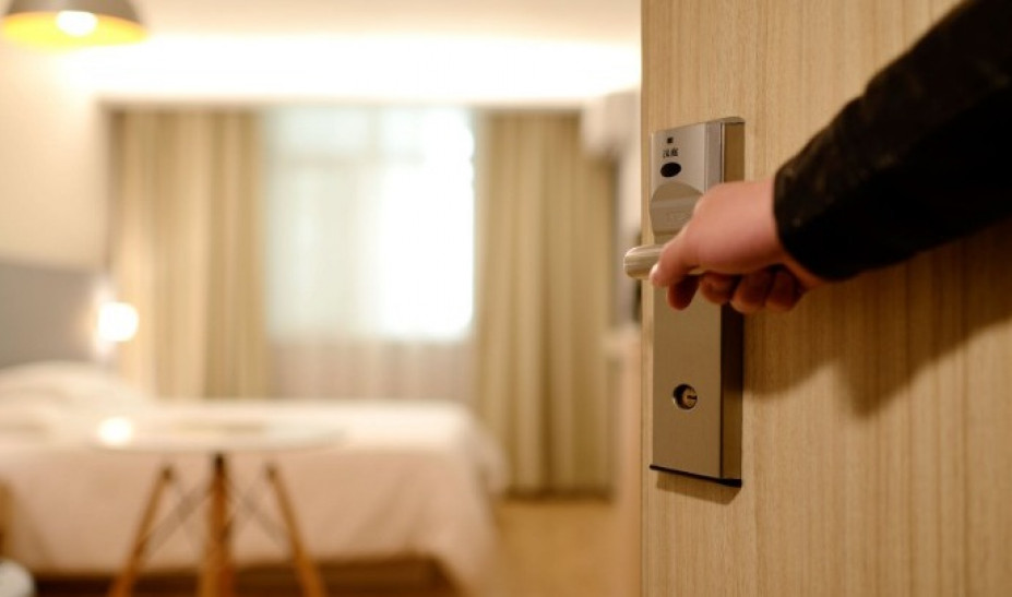 Υπό κατάρρευση τα ξενοδοχεία: Χάνουν τζίρο 5,6 δισ. ευρώ - Media