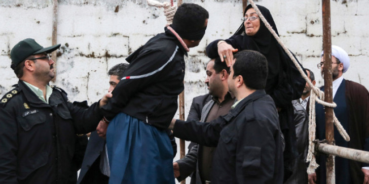 Ιράν: Ανεστάλη η εκτέλεση τριών νέων που συμμετείχαν στις διαδηλώσεις του περασμένου έτους - Media