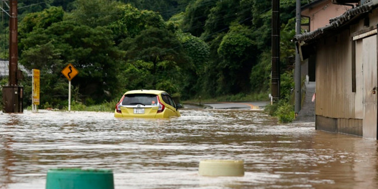 Ιαπωνία: Δεκάδες νεκροί και αγνοούμενοι από πλημμύρες και κατολισθήσεις (Video) - Media