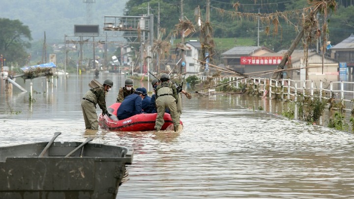 Ιαπωνία: Τουλάχιστον 16 νεκροί από τις καταρρακτώδεις βροχές - Media