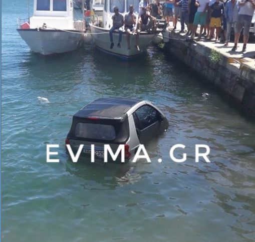 Κάρυστος: Ο αέρας πήρε αυτοκίνητο και το «πέταξε» στη θάλασσα (Photos) - Media