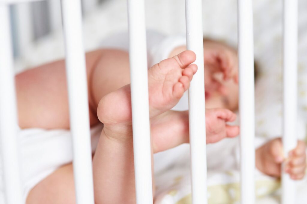 Σοκάρει η κακοποίηση μωρού στην Κύπρο: Συνελήφθη η μητέρα, καταζητείται ο πατέρας - Media