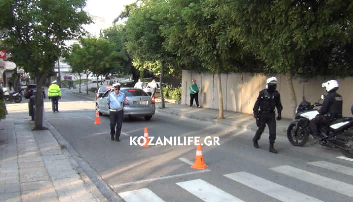 Κοζάνη: Στον εισαγγελέα ο 45χρονος με το τσεκούρι (Video) - Τι αποκαλύπτει το βίντεο της επίθεσης στη ΔΟΥ  - Media