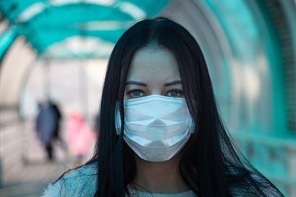 Ισπανία: Υποχρεωτική η μάσκα σε όλους τους χώρους στη Μαδρίτη λόγω κορωνοϊού - Media