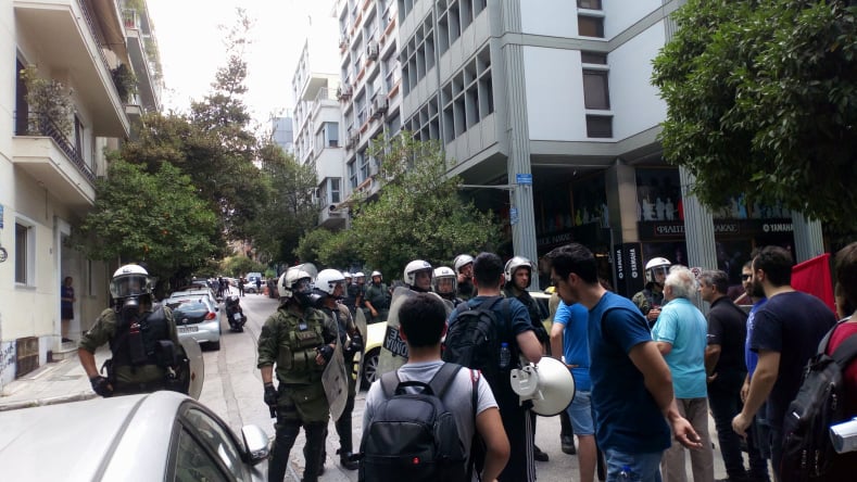 Αστυνομικοί μηνύουν βουλευτή του ΜέΡΑ25 γιατί τους είπε «μπαχαλάκηδες» - Media